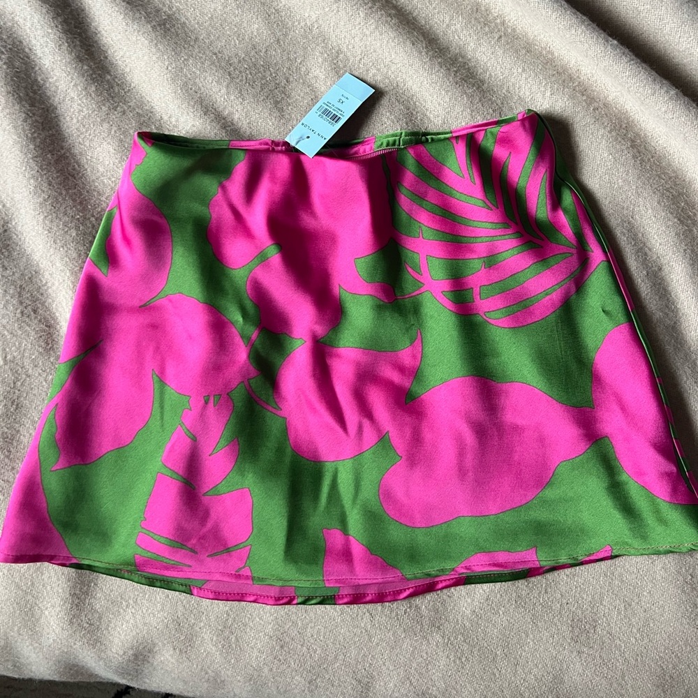 Ann Taylor Pink and Green silk floral skirt. Size XS Petite. New with tags.